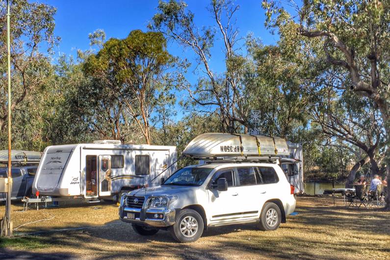 Camping-by-the-billabong-795